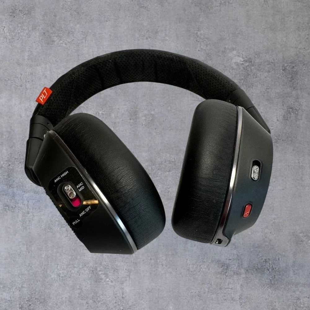Plantronics Voyager 8200 UC Bluetooth Headphones Black Red Noise Canceling-Read